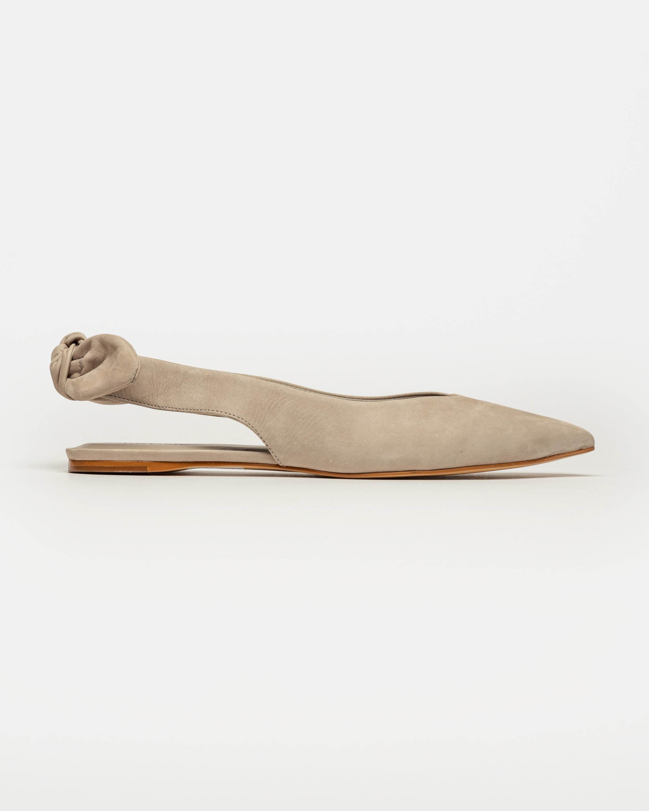 MULE CLAIRE EN CUERO NOBUK