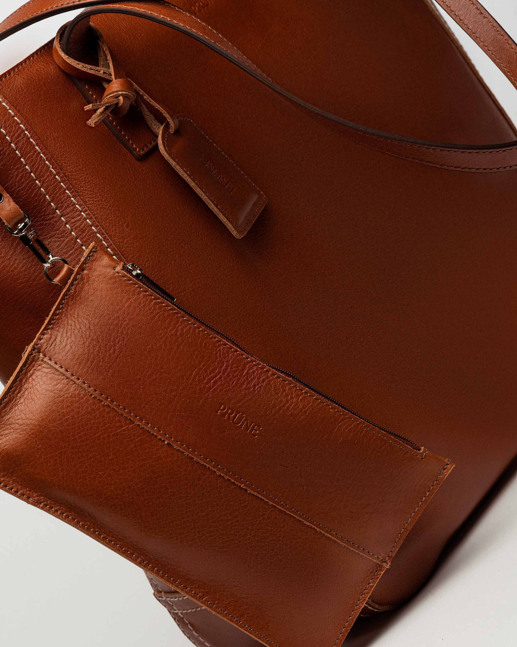 SHOPPER VERA EN CUERO VEGETAL LISO